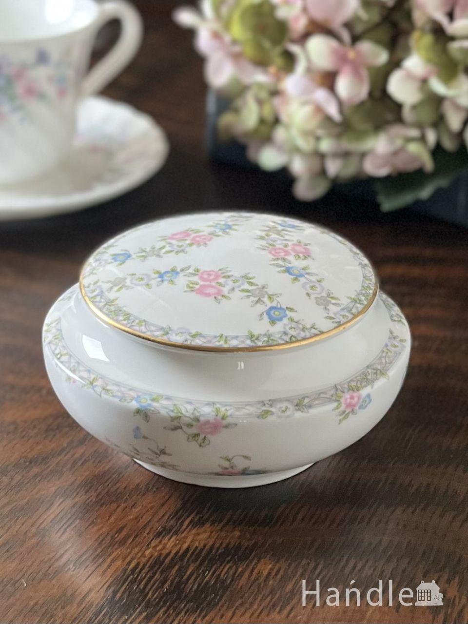 ミニ薔薇が描かれたアンティークの陶磁器、コールポート（Coalport）の