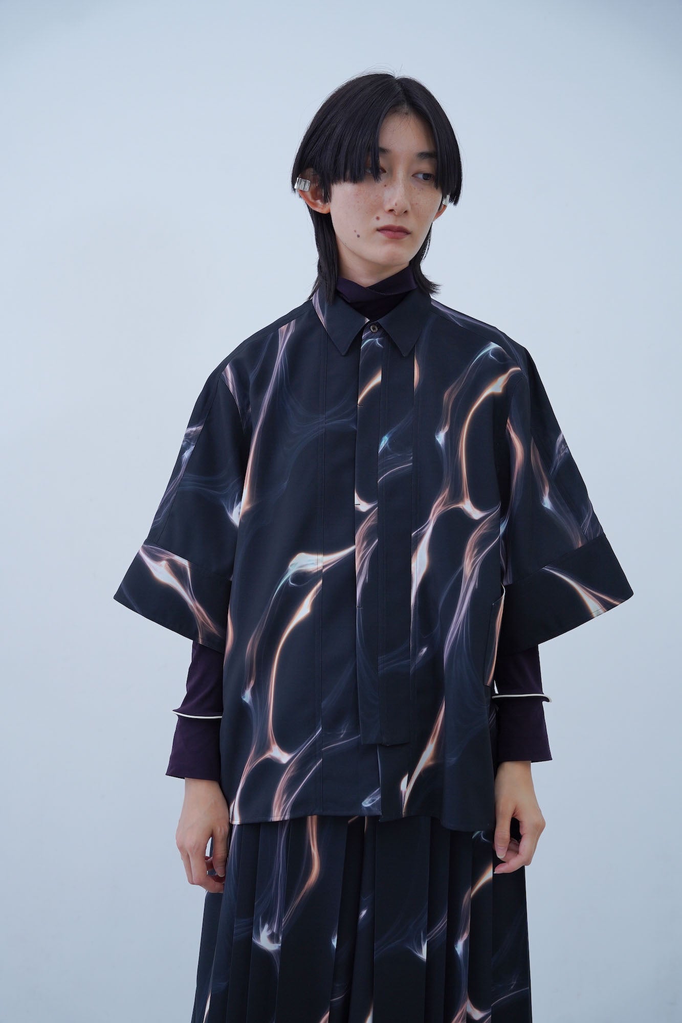 Neu Tri Shirt / dark – HATRA OFFICIAL