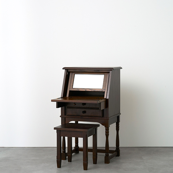 樹種で選ぶ「ライティングビューロー(スツール付)(COT-102)」 | 葉山家具