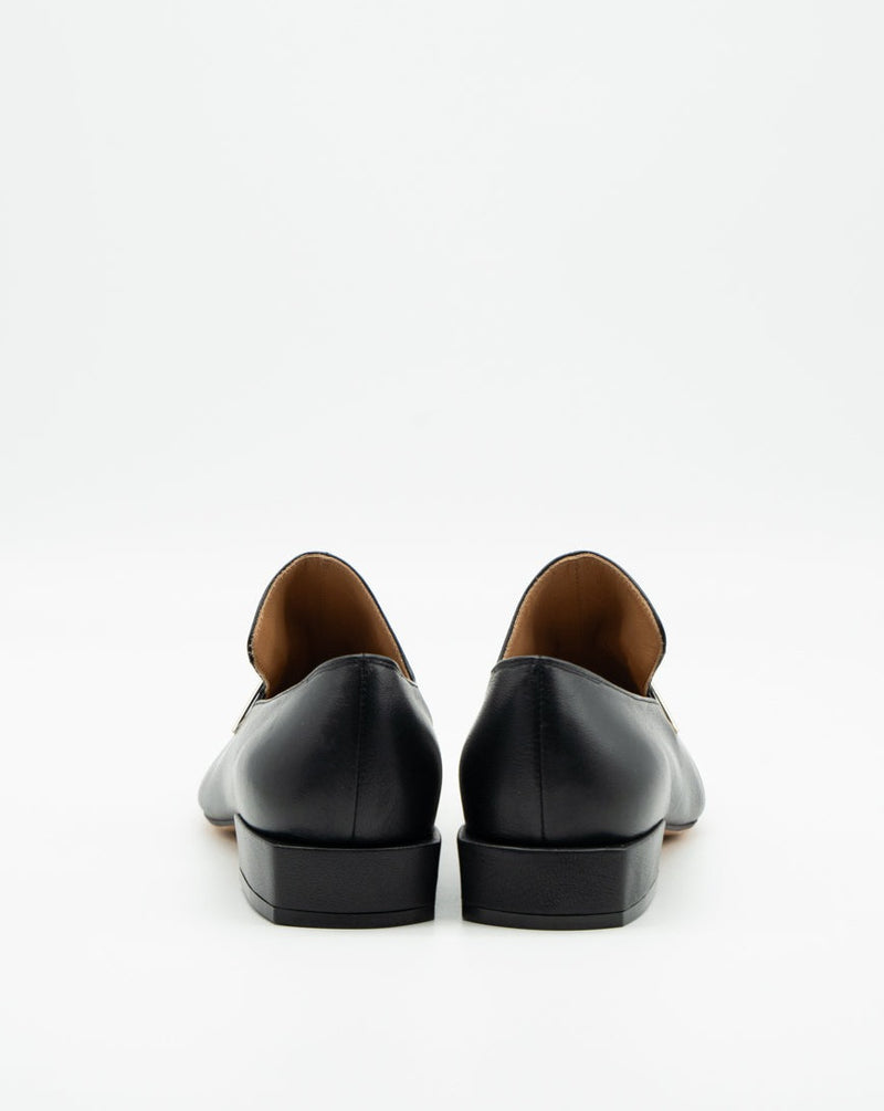 Erika black メタル付きローファー ブラック - HENRI EN VARGO (ヘンリ