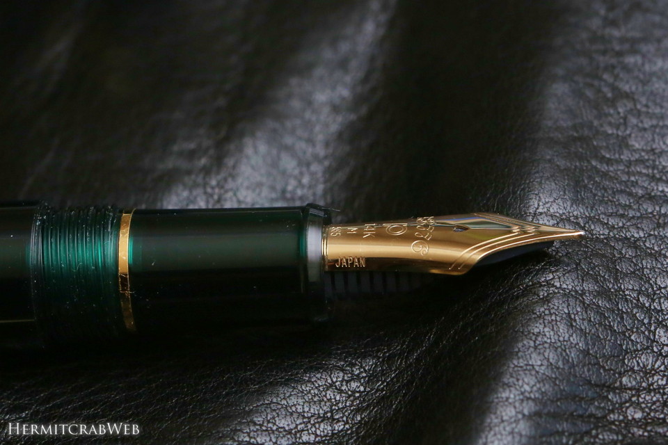 プラチナ万年筆 #3776センチュリー TPO問わず気軽に使える金ペン