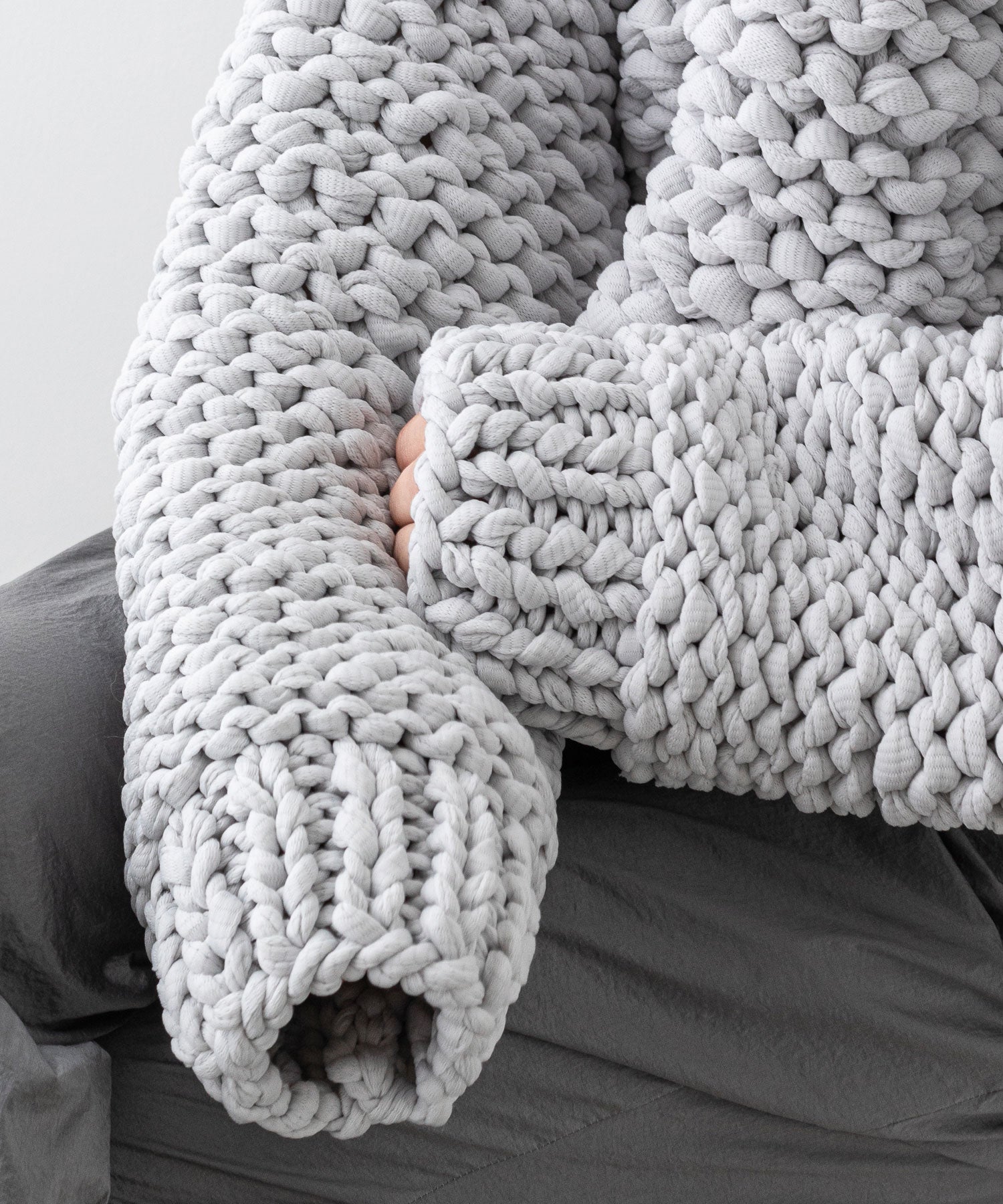 stein / シュタイン】LILY YARN HAND KNIT LS - OFF GREY | 公式通販