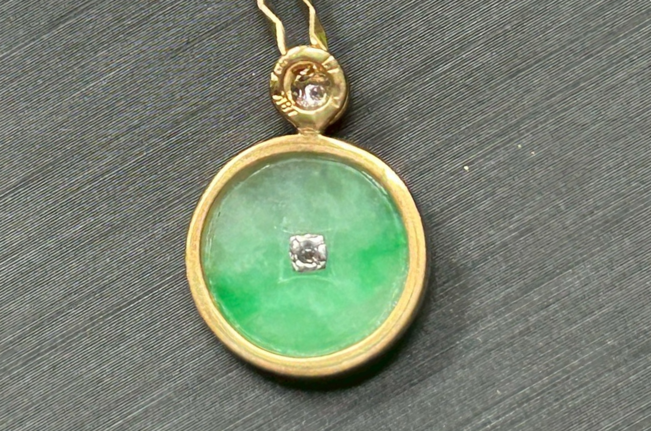 今 五億年の眠りから覚醒へ」翡翠原石館：ショップ