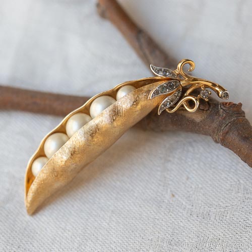 Trifari トリファリ-えんどう豆ゴールド&パール・ブローチ