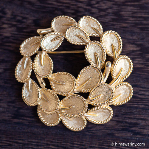 Trifari トリファリ-ゴールドー・スウィールリーフ・ヴィンテージ