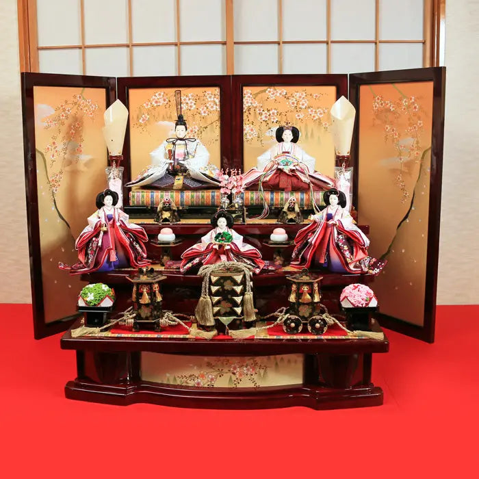 Gorgeous, large, and impressive deluxe three-tiered five-person