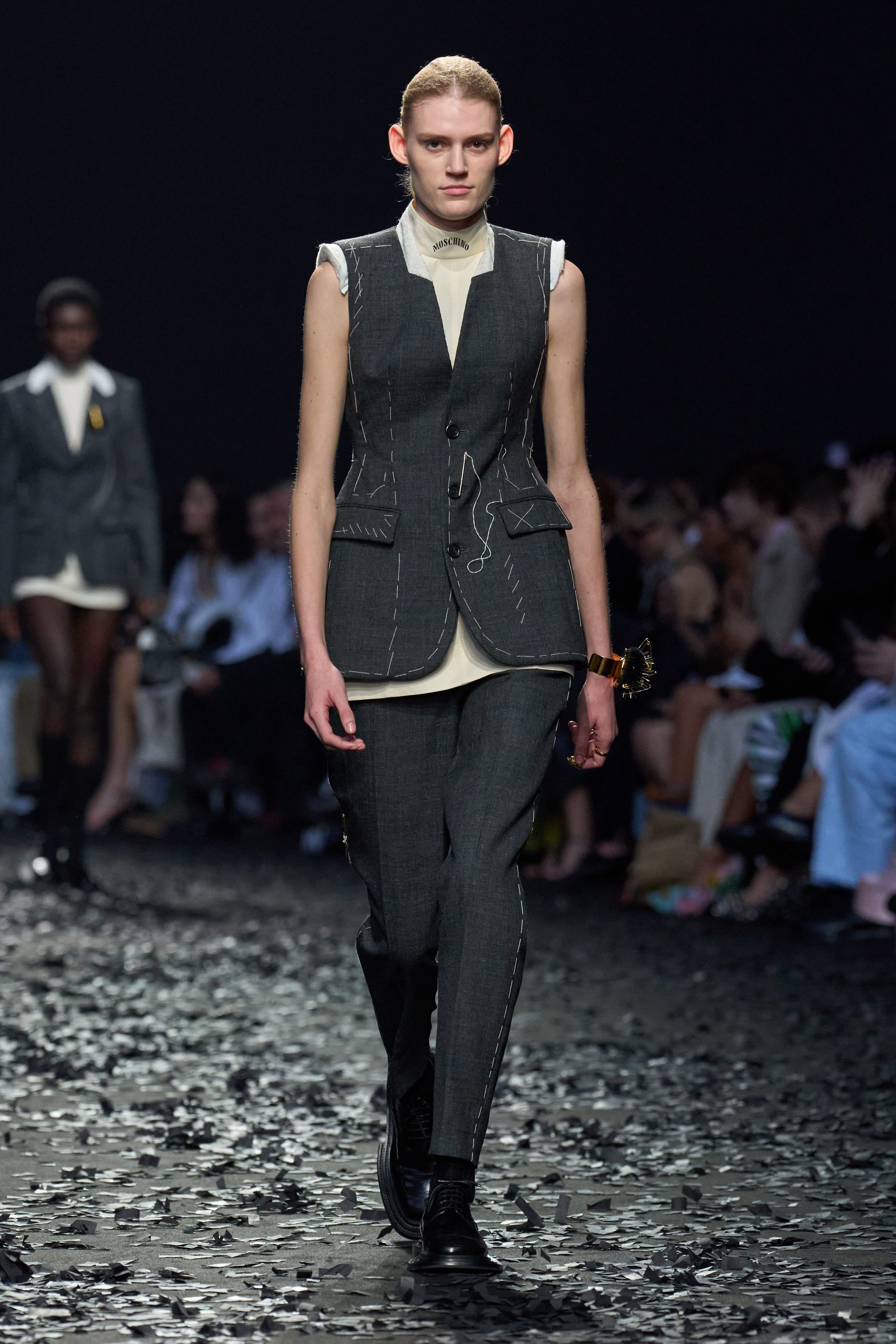 モスキーノ（MOSCHINO）2025-26秋冬コレクション | ファッション