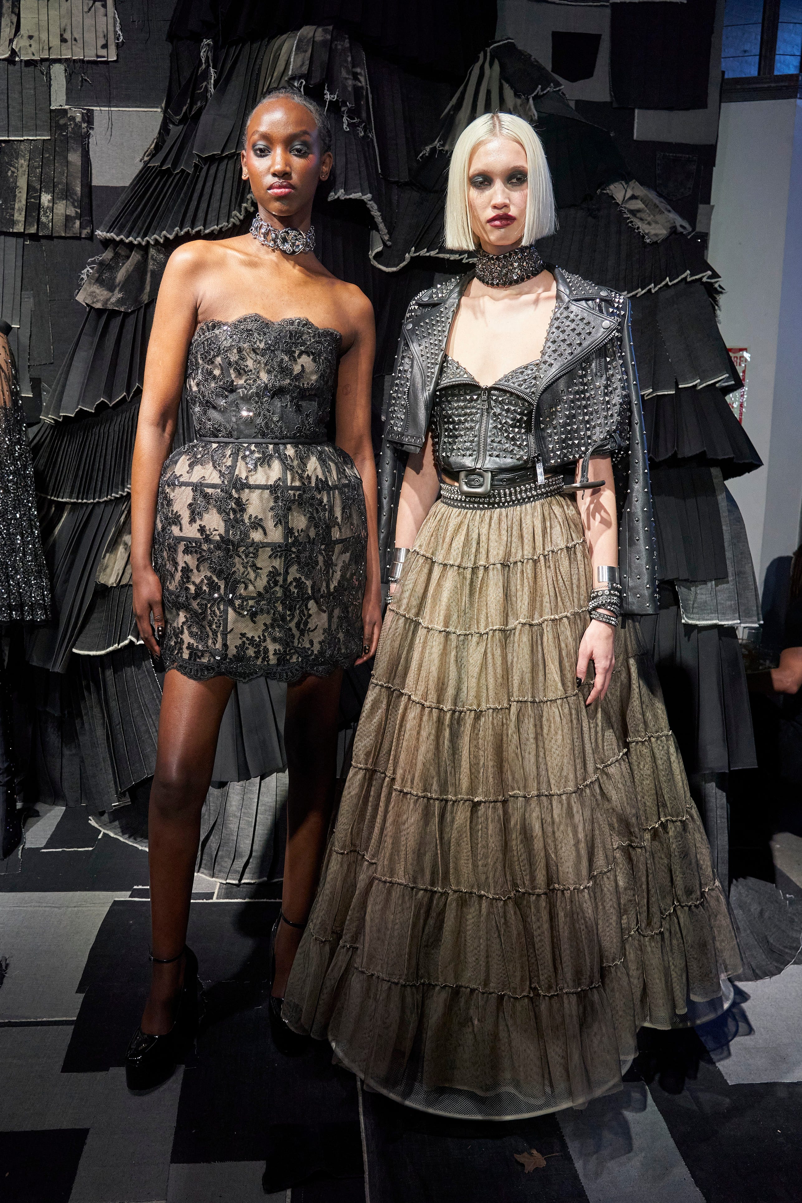 アリスアンドオリビア（ALICE + OLIVIA）2022秋冬コレクション