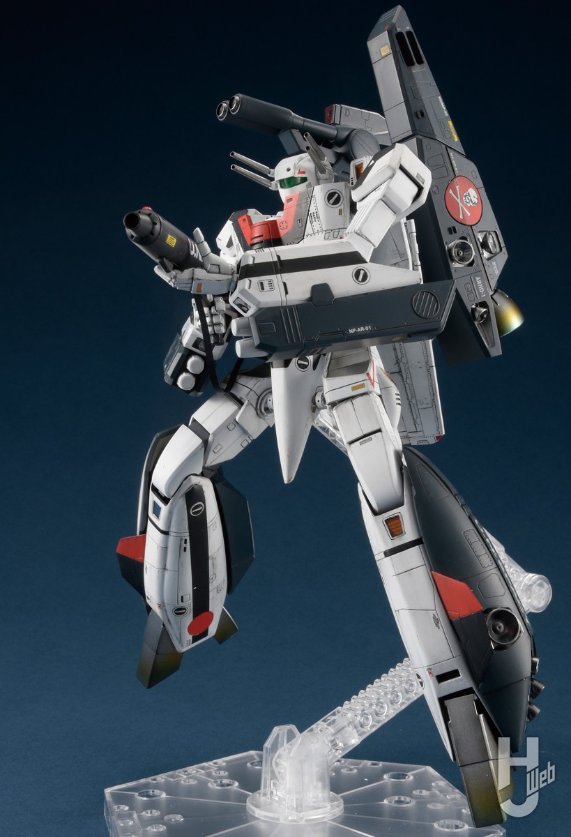 ハセガワ「ストライクバルキリー」を可動域調整で劇中ポージングに対応