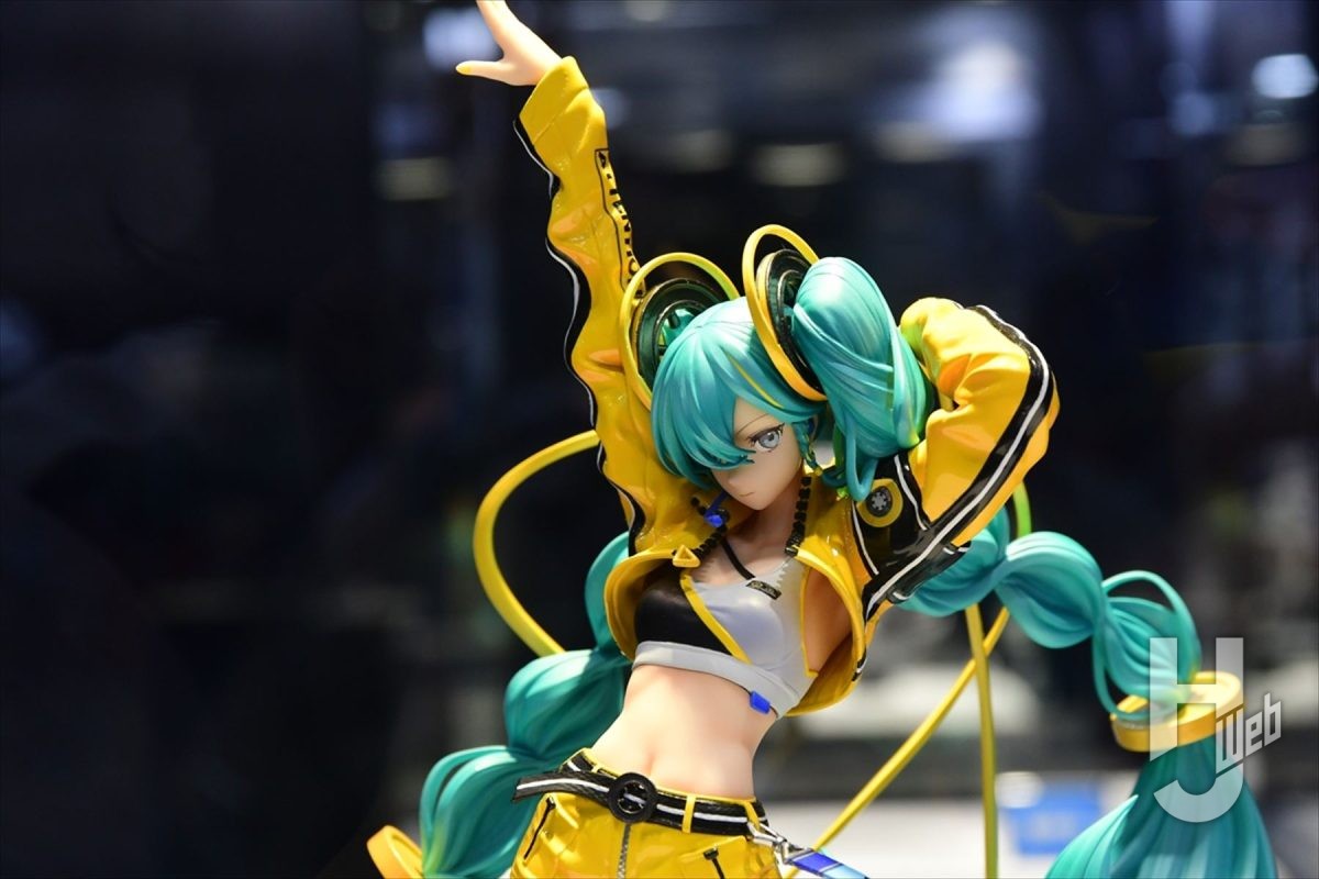 初音ミク 17周年Ver.」の彩色が展示！『DOA6』ほのか、マリー・ローズ