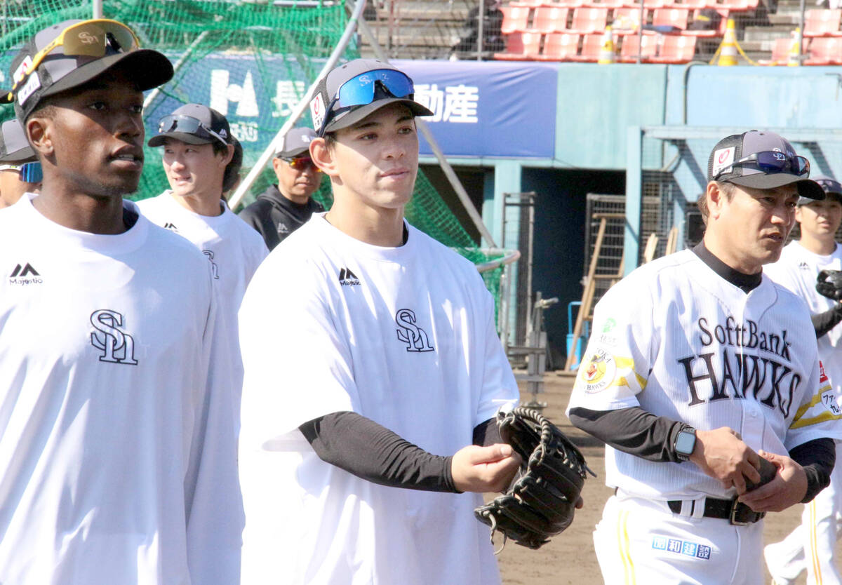 鷹に加入の中谷将大が入団会見 デビューはいきなり阪神戦に「お別れ