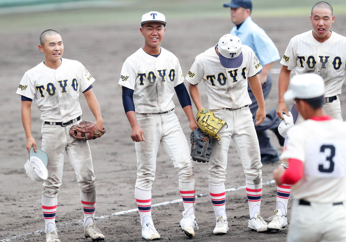 高校野球】東洋大姫路が甲子園限定ユニホーム着用で夏の甲子園準Vの智