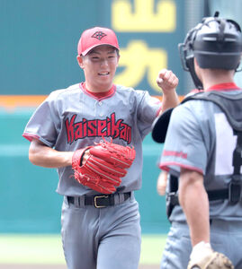 甲子園】チャコールグレーに赤文字 浜松開誠館のユニホームは佐野心