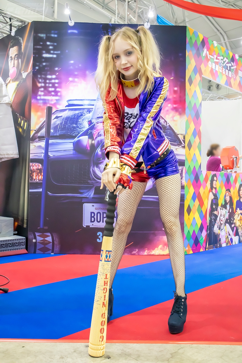 セクシーなハーレイ・クインやワンダーウーマンなどのコスプレ