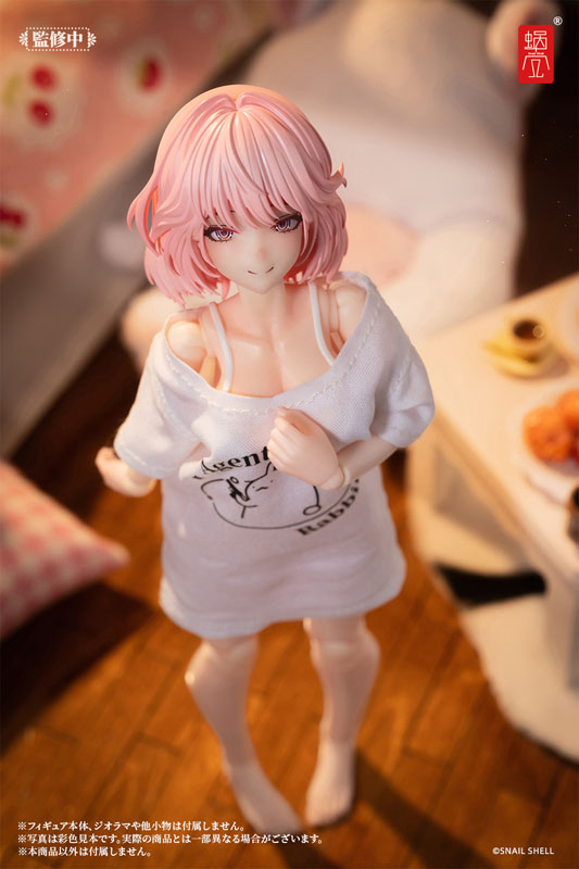 ゆったりしたTシャツやメガネ姿にドキッ！バニーお姉さんアイリンが