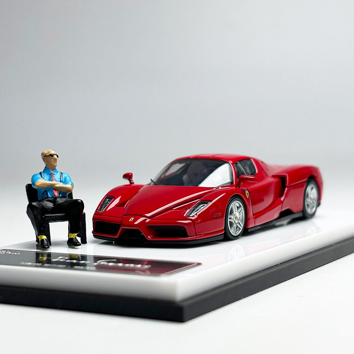 King Model 1:64 Enzo - Red (2 Versions) – Horizon Diecast