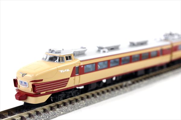 KATO 10-241＋10-242　485系初期型「雷鳥」基本・増結フルセット 再生産】(N) 10-241 485系 初期形「雷鳥」 8両基本セット | カトー