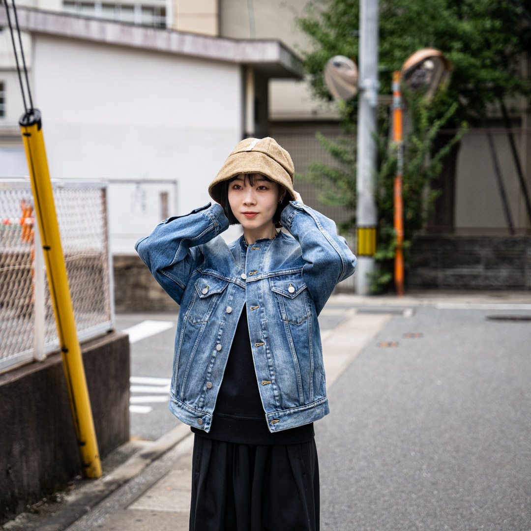 メゾンマルジェラのノーカラーデニムジャケット | HUES 福岡セレクト