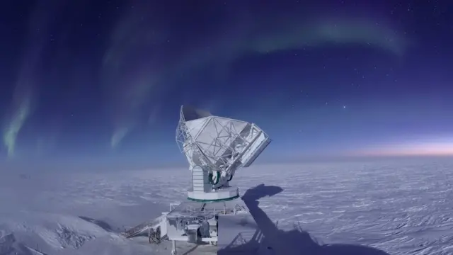 ブラックホールの撮影に初成功 世界の8望遠鏡が連携 - BBCニュース