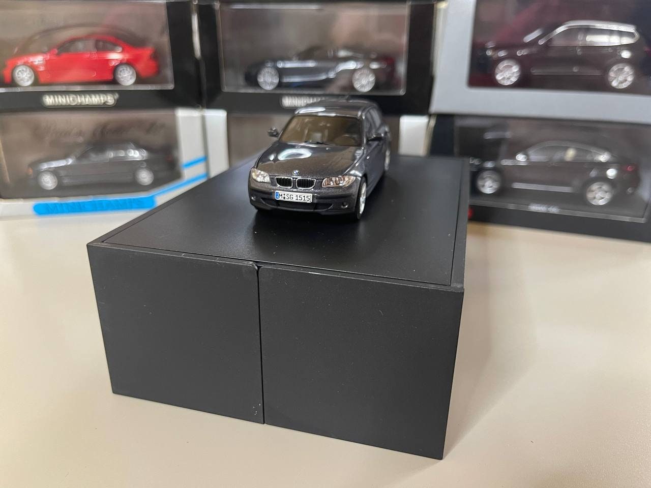 PONミニチャンプス BMW Z1 1988 ブラック autoart ミニチャンプス BMW