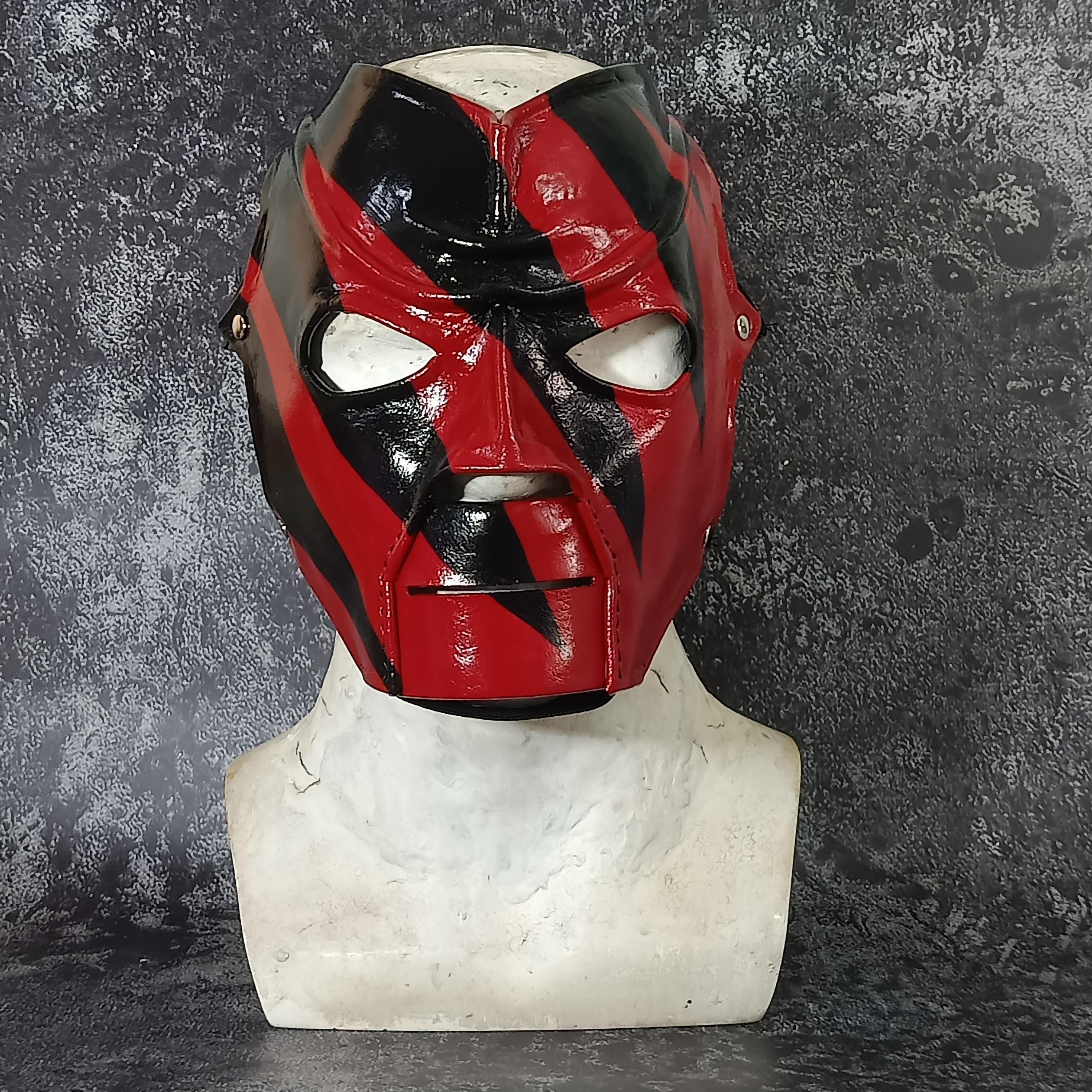 WWE ケイン レプリカ マスクFigures Toy Company WWE ケイン レプリカ