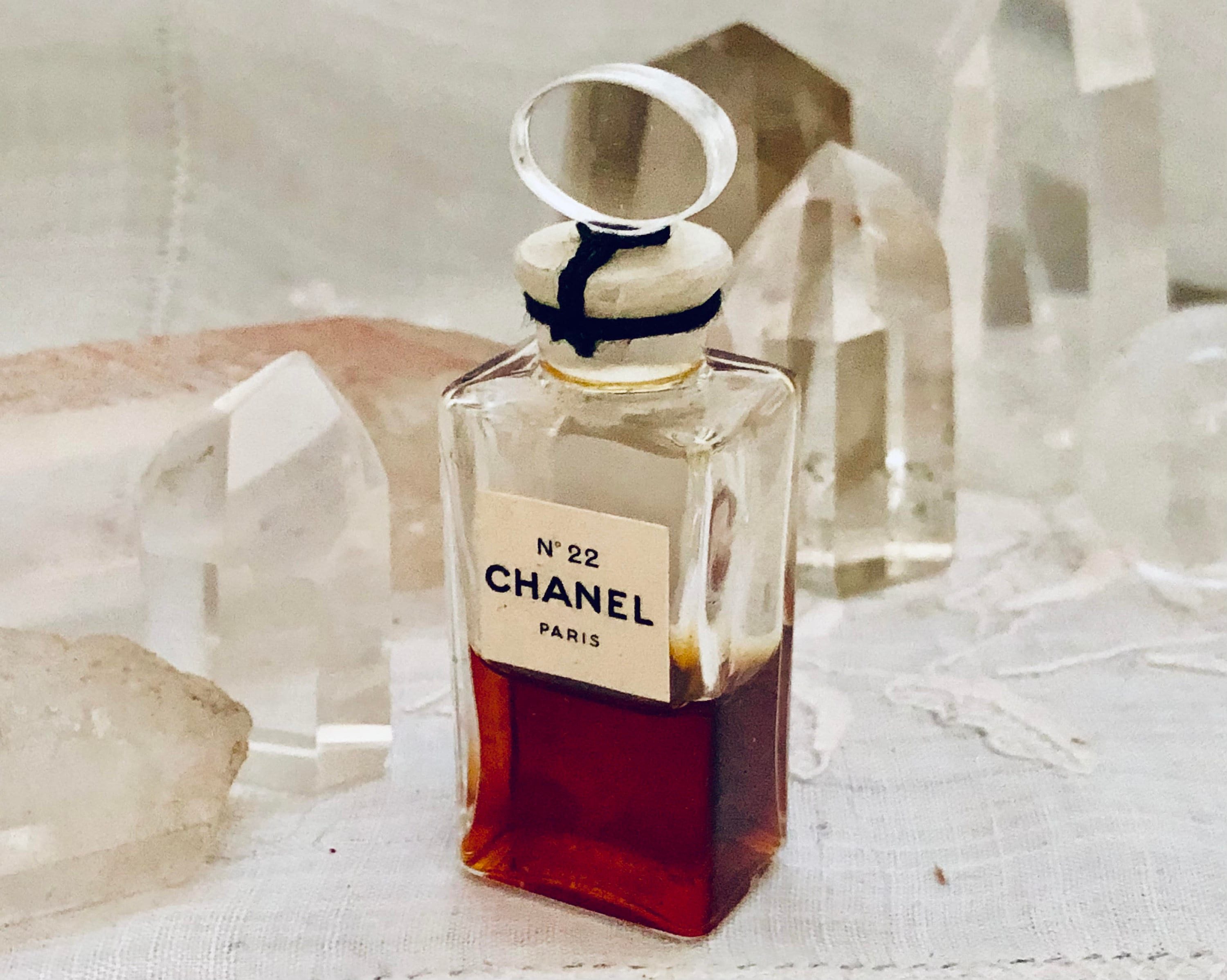 CHANEL N° 22 香水 クリスタルキャップ CHANEL N° 22 香水 クリスタル