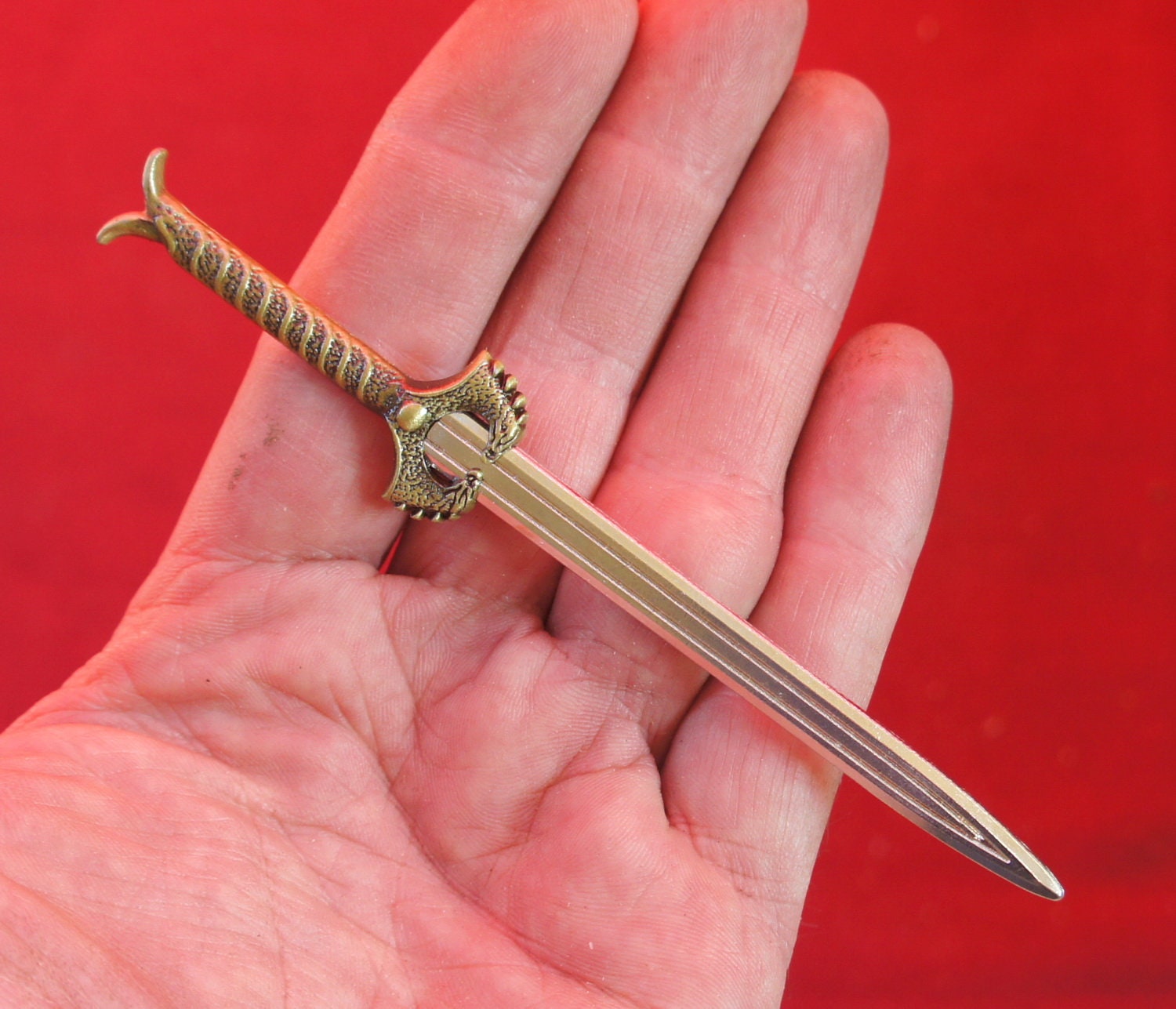 1/6スケールのミニチュアワンダーウーマンソードソリッドメタル武器