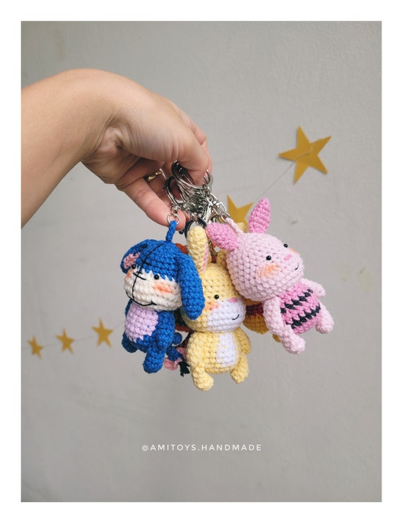 かぎ針編みのくまのプーさんと仲間たちのキーホルダー：ハンドメイド