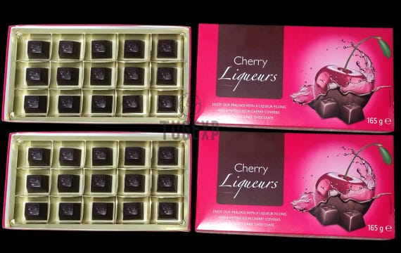 Chocolates 30 Cherry Liqueurs CHRISTMAS Sweet Gift Box Like
