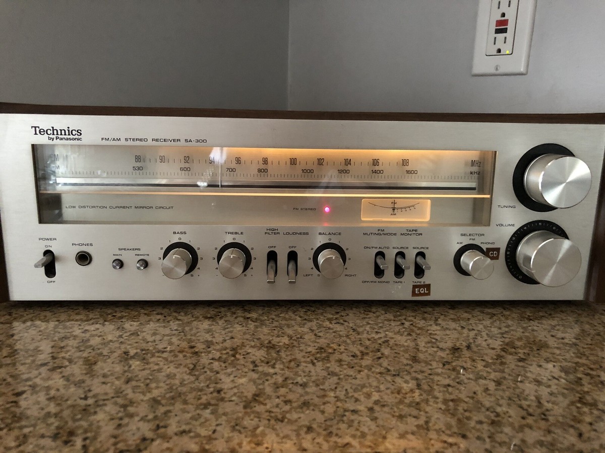 Vintage Technics SA-300 Stereo Receiver AM FM Tuner Japan Tested