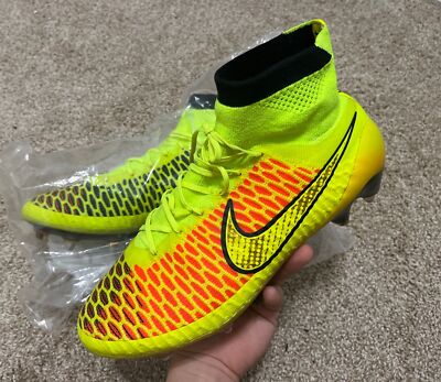 Nike Magista Obra World Cup Volt / Metallic Gold Coin / Black FG