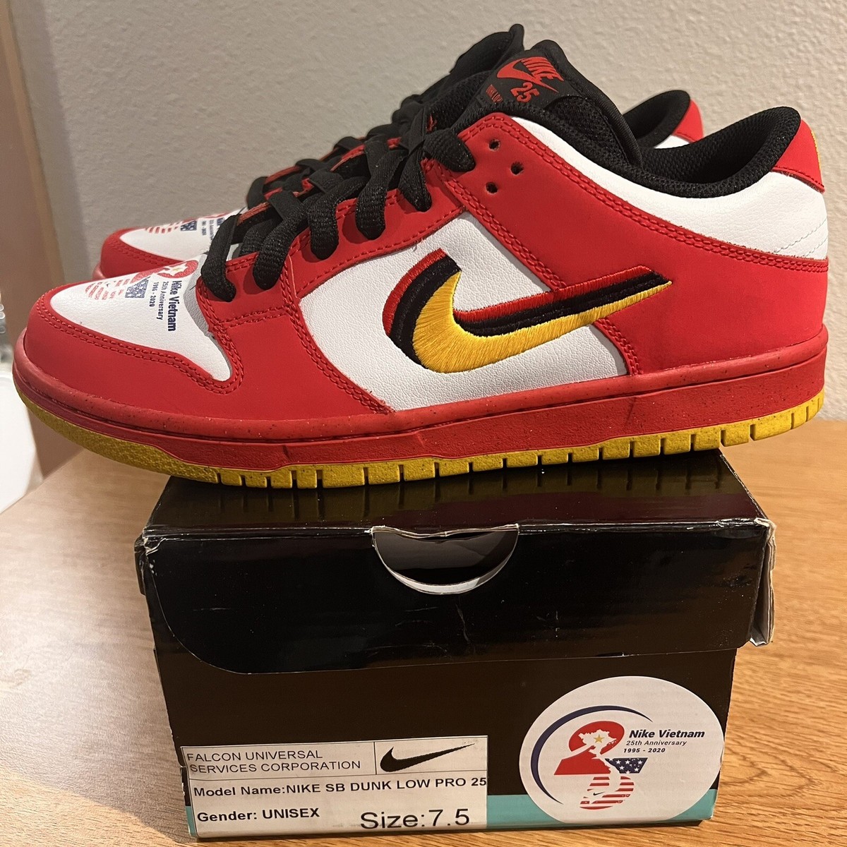 NEW Nike SB Dunk Low Vietnam “25th Anniversary” (Size 7.5