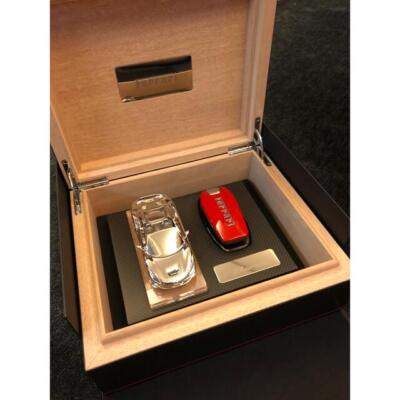 Ferrari F8 Spider Key Presentation Box with 1/43 Mini Car (No Key