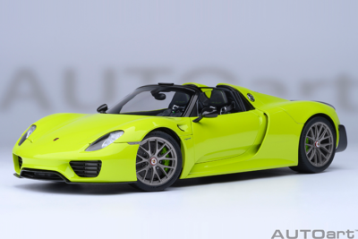 PORSCHE 918 SPYDER WEISSACH PACKAGE ACID GREEN 1:18 by AUTOART
