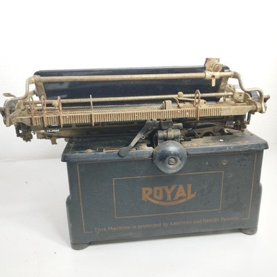 ROYAL 10 Typewriter 1920 Tested Working Biohazard Misery Vintage