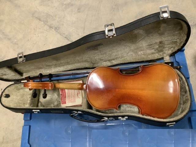Suzuki 220 (3/4 Size) Violin, Japan, 1989. w/ case & bow, Very