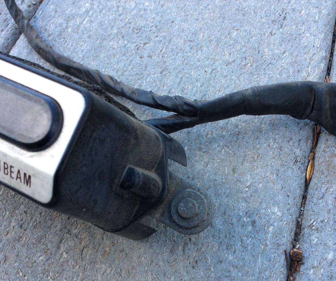 Kawasaki ZXR750 / ZX7 Speedo Pilot Meter Box P/N 14090-1073 1991