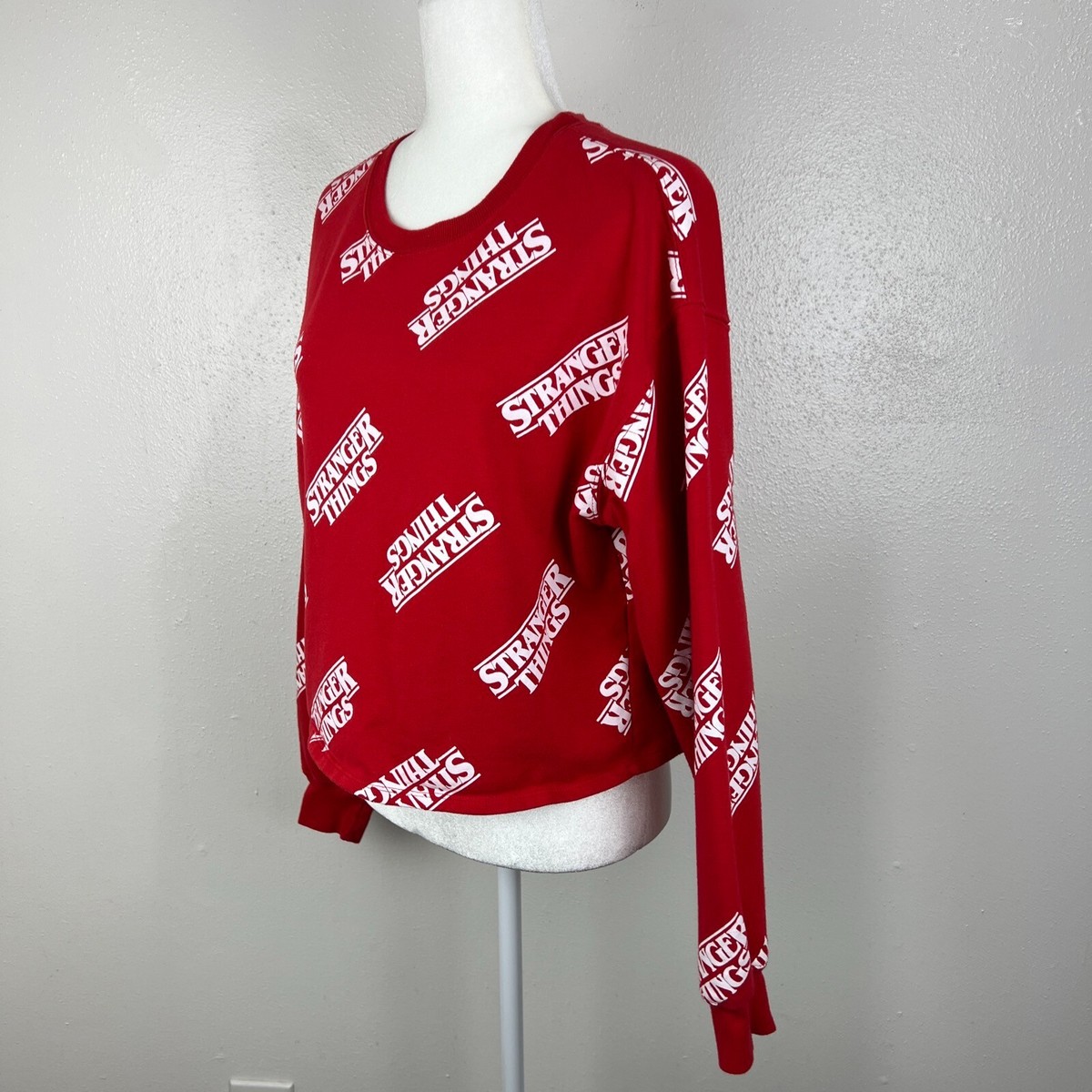 Stranger Things Sweater Women Extra Large Red Logo Cropped