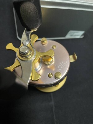 Megabass Pagani P300 R Baitcast Reel finesse trout fishing Pink