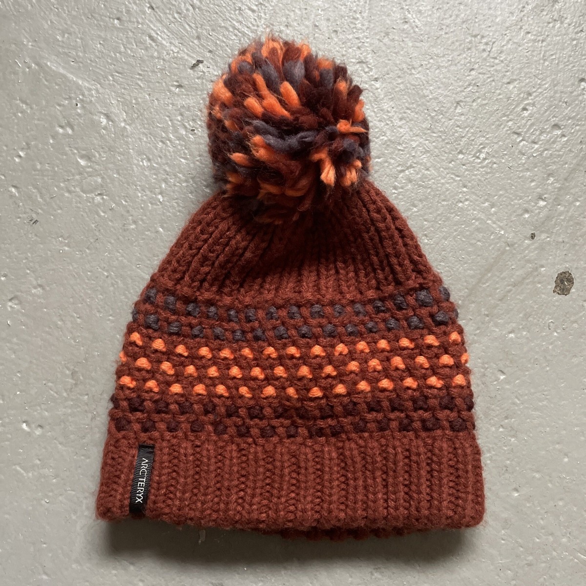 Arcteryx Fernie Toque Women's Wool Knit Pom Beanie Outdoor Ski