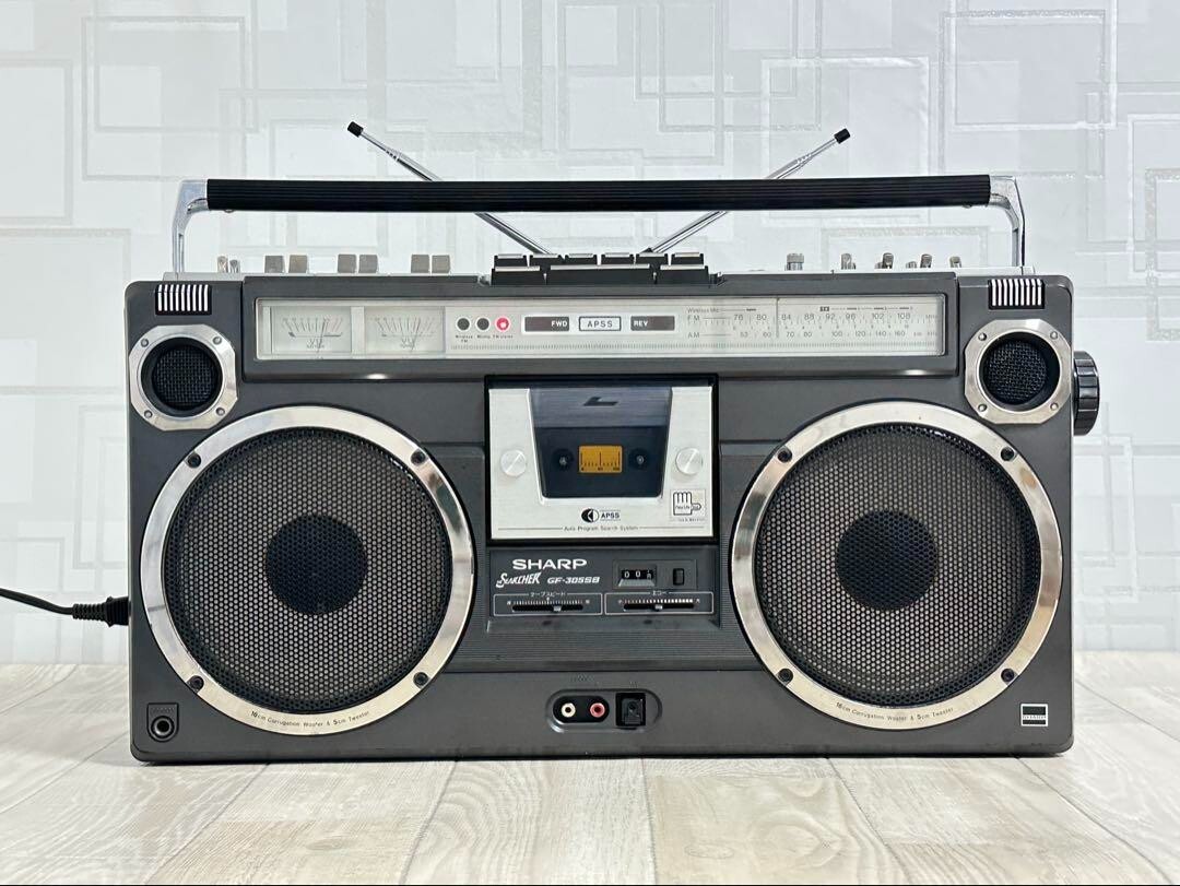 SHARP GF-305 11W Vintage Boombox 1978 Radio Cassette Recorder