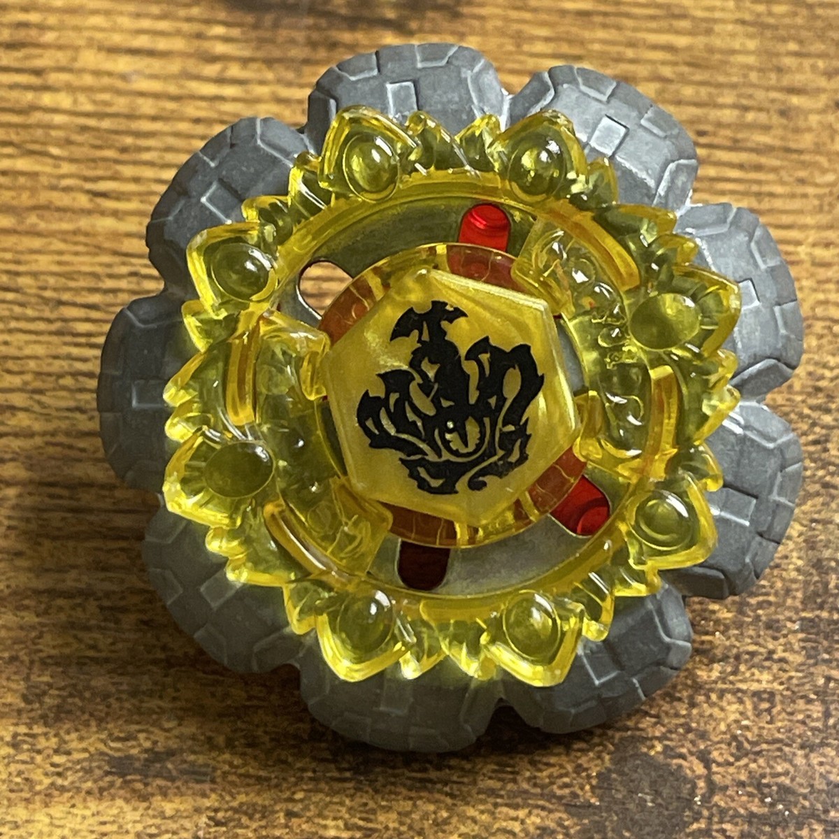 Divine Crown TR145D Beyblade HASBRO METAL FURY | eBay