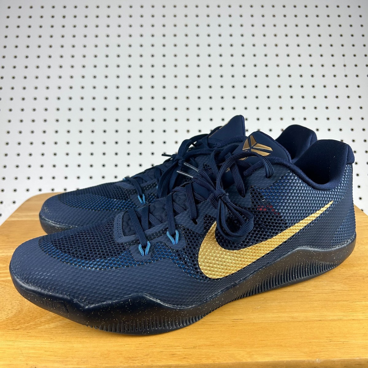 Size 16 Nike Kobe 11 XI EM Low Philippines Men Navy Gold 836183