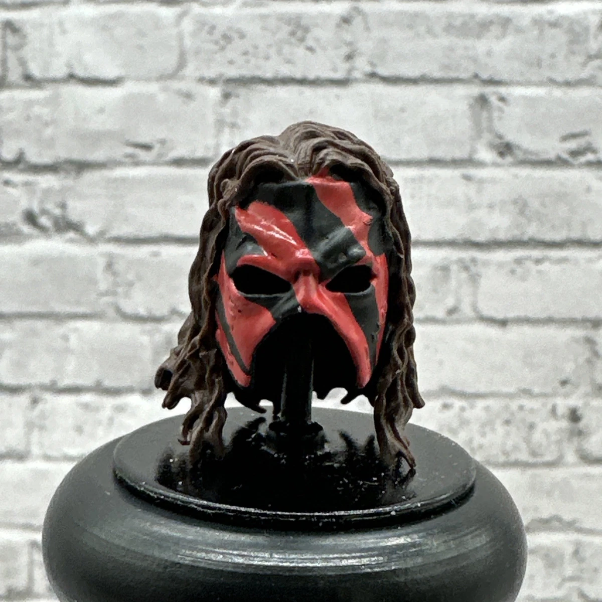 WWE ケイン レプリカ マスクFigures Toy Company WWE ケイン レプリカ