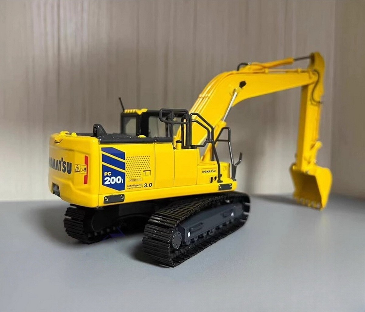 KOMATSU PC200i-11 1/50スケール 1/50 Scale KOMATSU PC200i-12