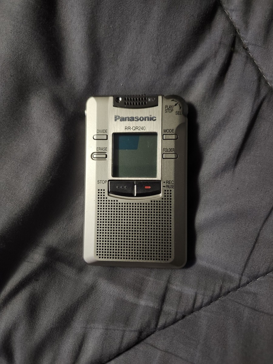 Panasonic RR-QR240 (32 MB, 4 Hours) Handheld Digital Voice