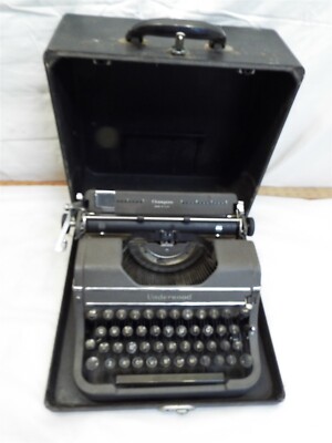 Vintage Underwood Champion Portable Typewriter J Finger Flite w