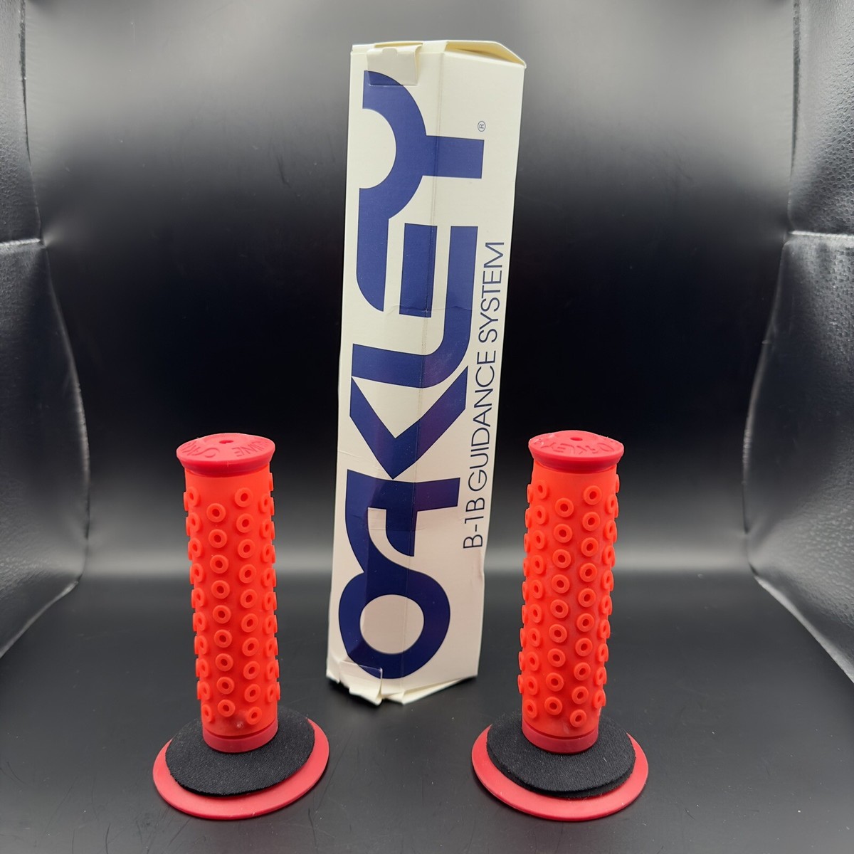 OAKLEY オークリー B-1B 自転車グリップ OLD BMX MTB 赤 【公式通販】