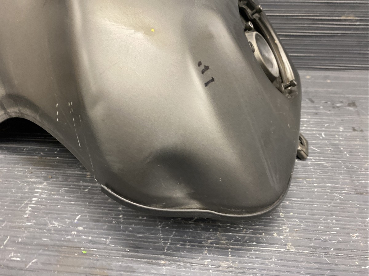 2005 Kawasaki Ninja ZX12R Gas tank, fuel tank Dented #62922 | eBay