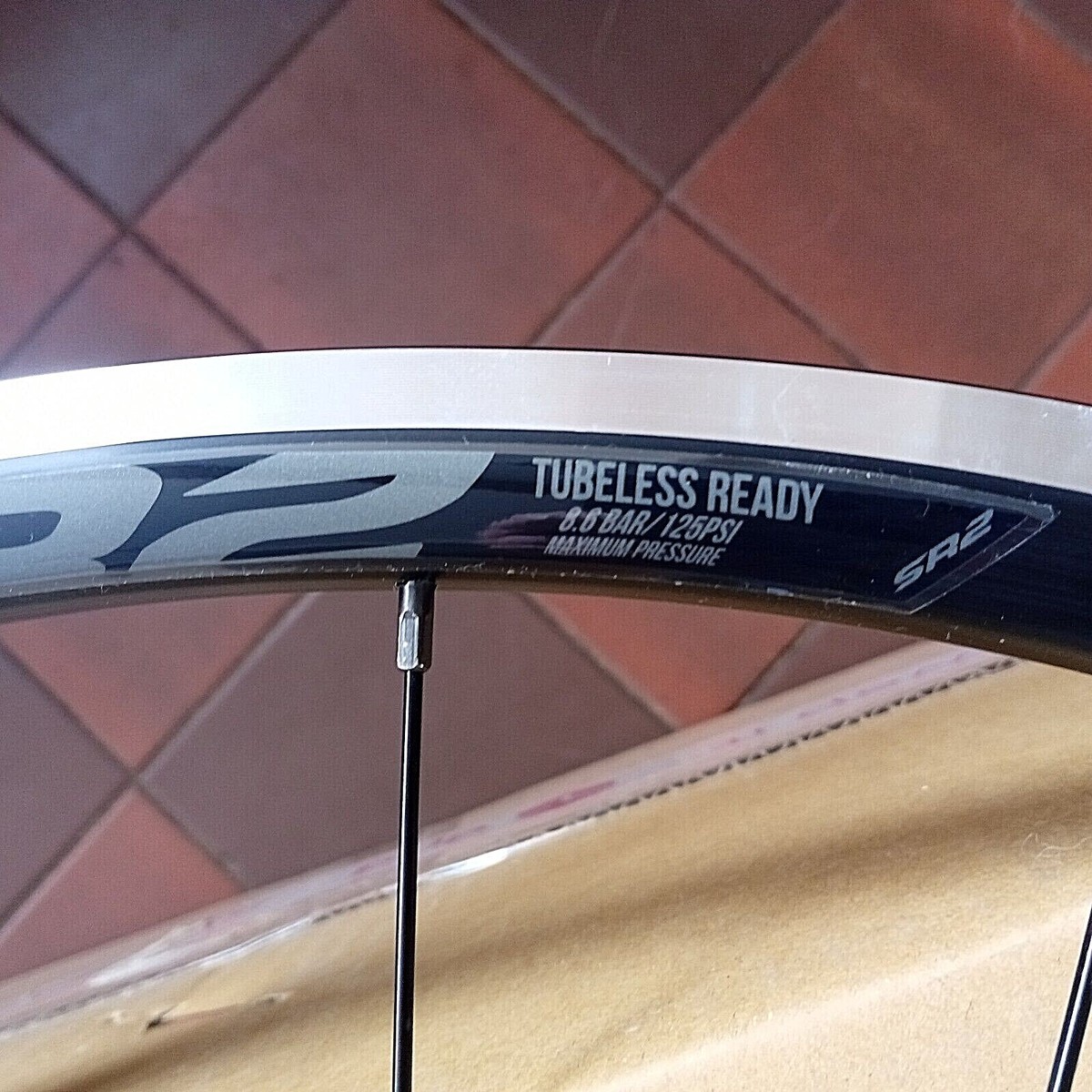 パーツ F:GIANT SR-2 R: BONTRAGER race パーツ F:GIANT SR-2 R
